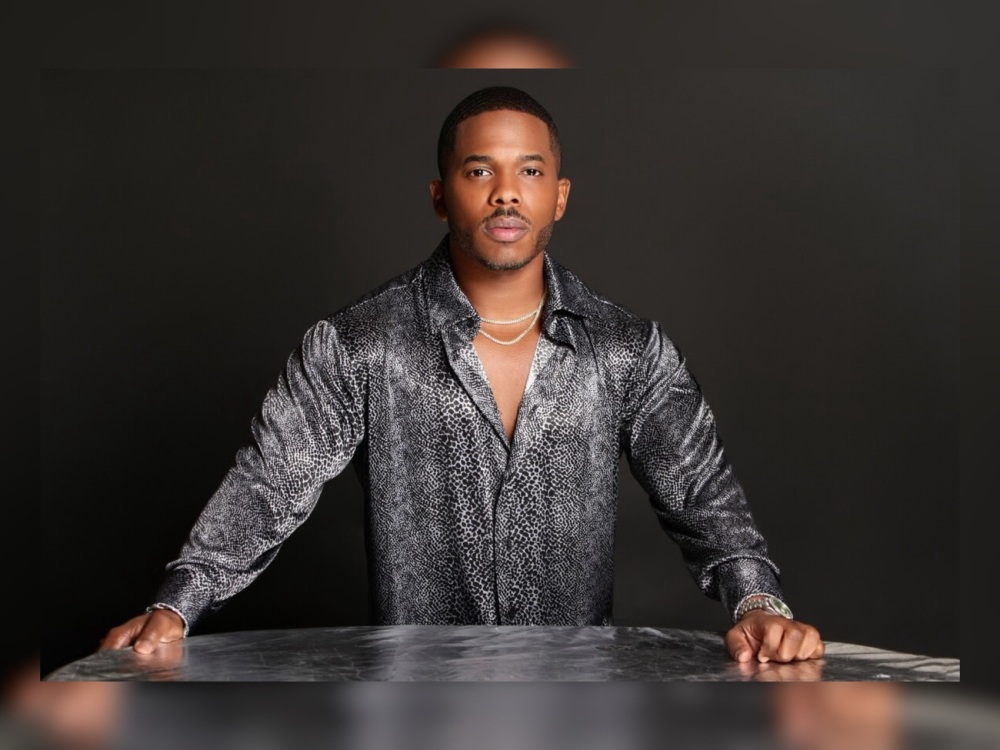 Billboard Chart-Topping Singer-Songwriter, J. BROWN Makes His National TV Debut on THE KELLY CLARKSON SHOW and Performs The #1 Billboard R&B Song In The Country For 3 Weeks, "MY WHOLE HEART".